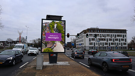 Digitaal informatiebord in de middenberm van Weg naar de Poort