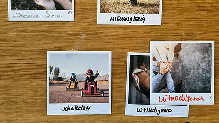 Polaroids met woorden eronder: duurzaam samen, nieuwsgierig, schakelen en uitnodigend
