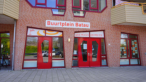 Ingang van Buurtplein Batau